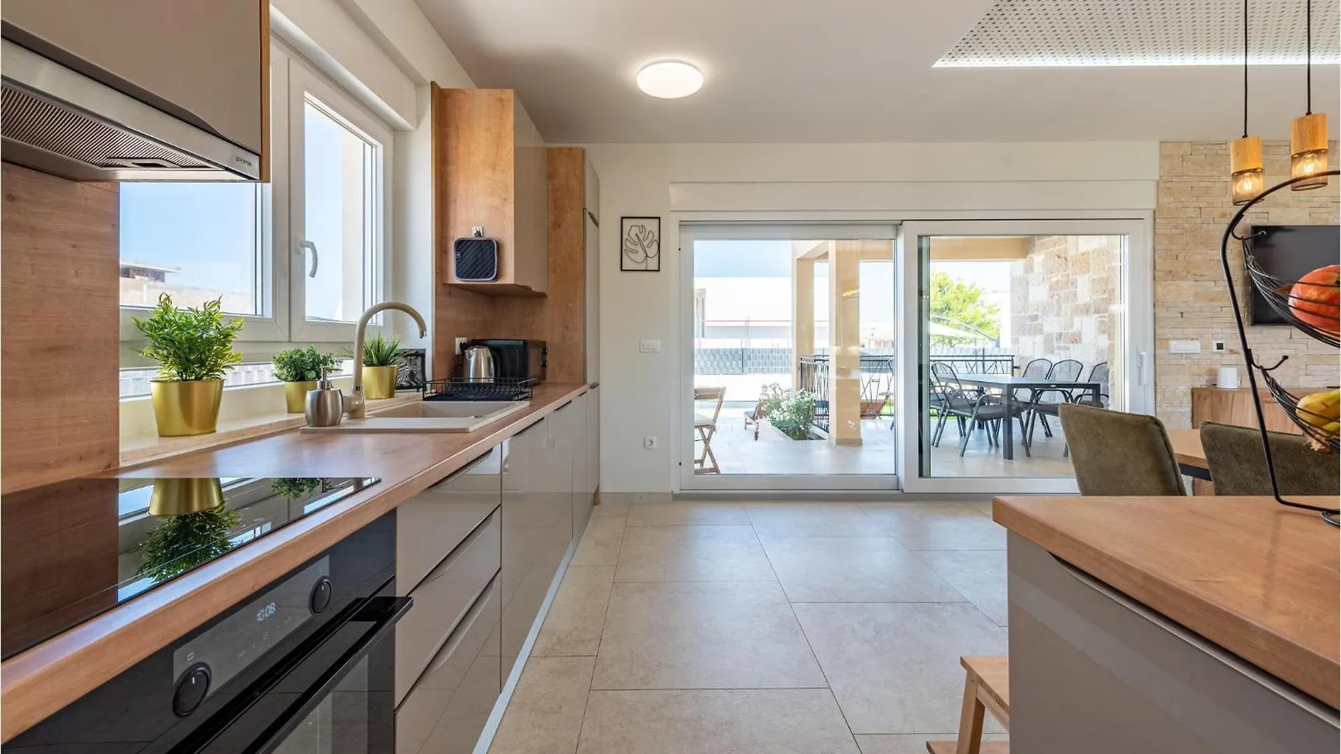 Cozy Home In Vrsi With Outdoor Swimming Pool