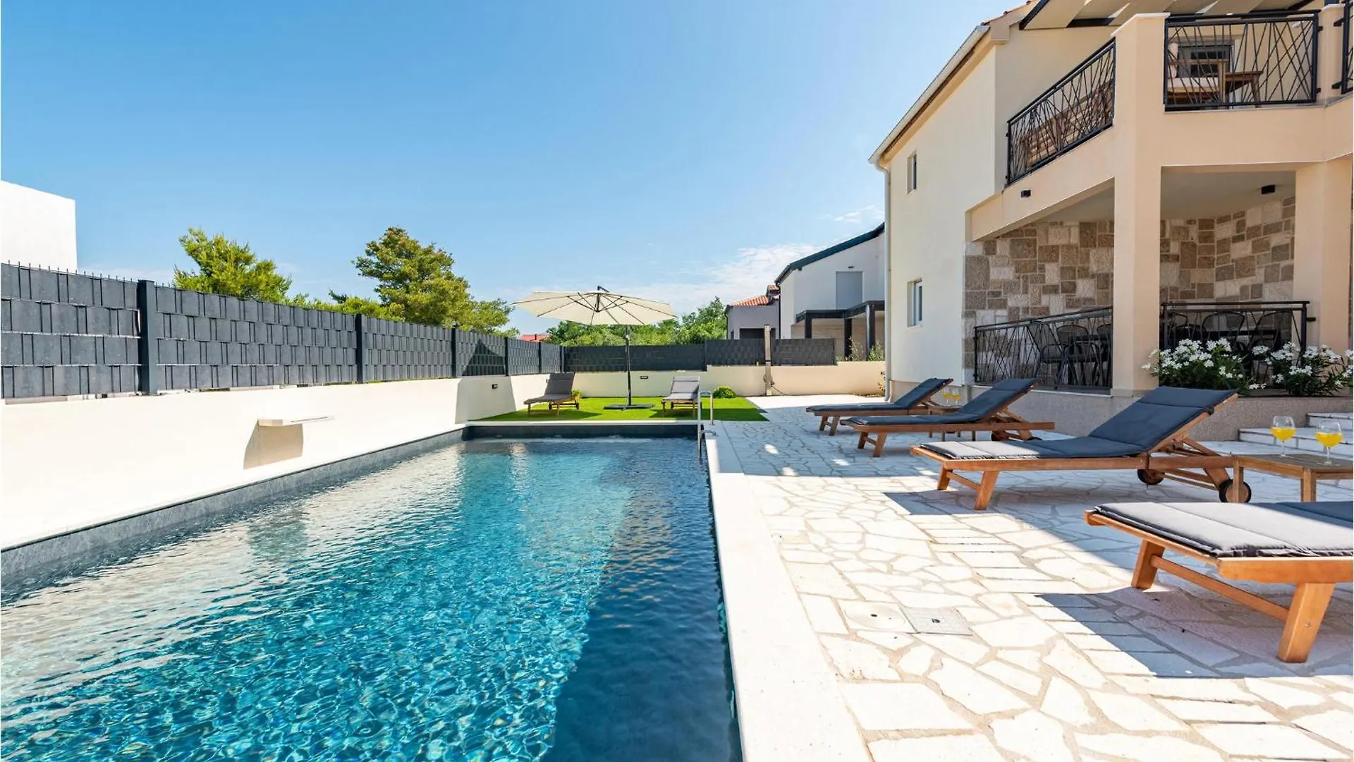 Cozy Home In Vrsi With Outdoor Swimming Pool